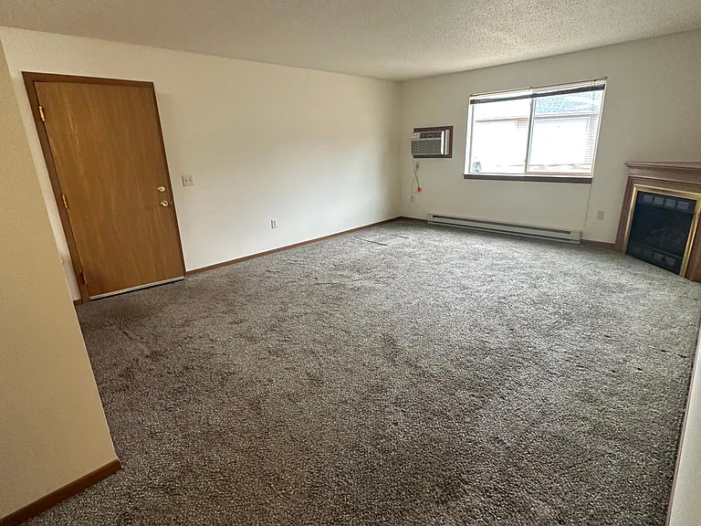 706 Bruce Ct #7 — Photo 3