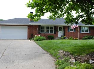 425 Shamrock Dr, Marshall, MO 65340