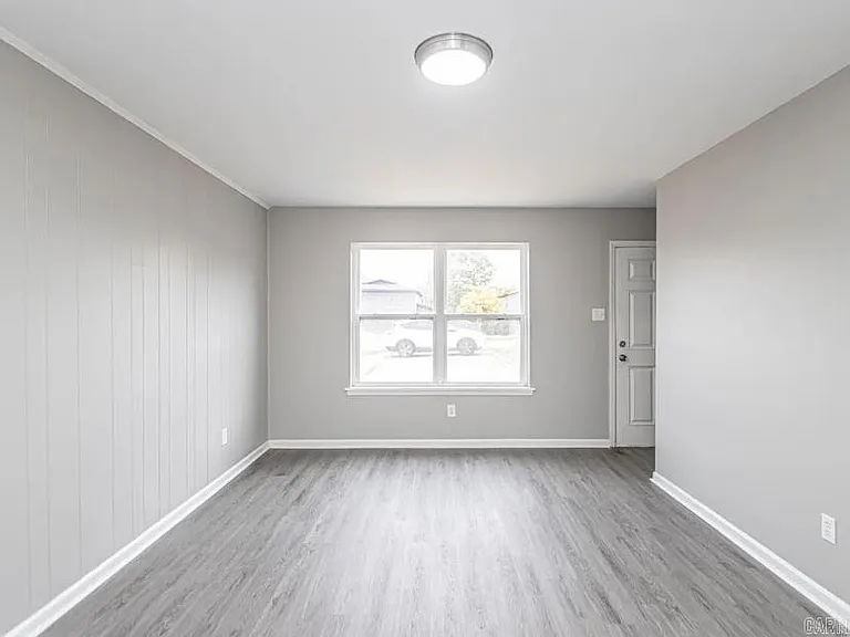 1820 Sanford Dr #4 — Photo 3