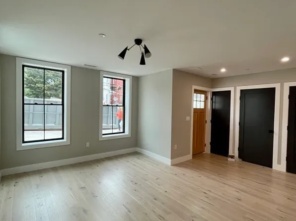 51 Crescent Ave #101, Chelsea, MA 02150