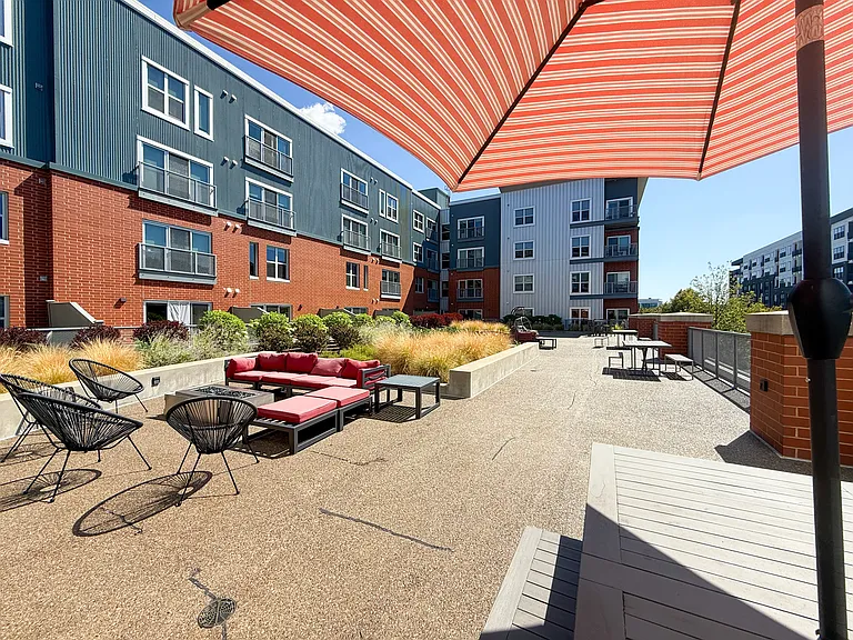 Hot Metal Flats — Photo 29