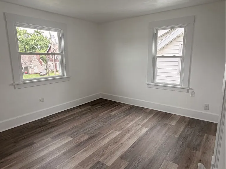 351 E Judson Ave — Photo 8