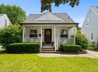 824 N Edison Ave, Royal Oak, MI 48067