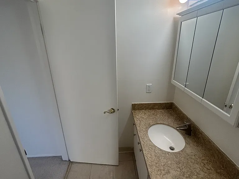 Spanish Castle Apartments — Photo 9