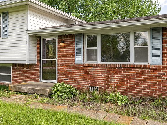 3rd image of 8233 E Thompson Rd