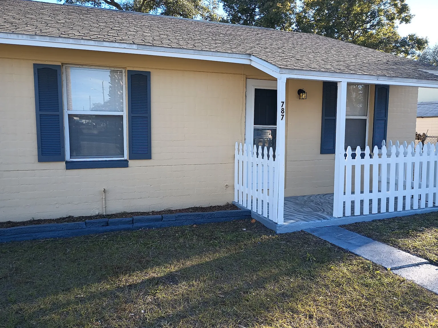 787 Orange St — Photo 2