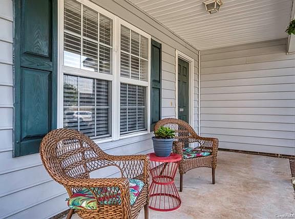 4th image of 2135 Wexford Way