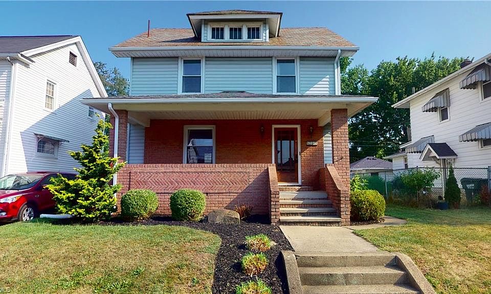 1st image of 746 Rotch Ave NE