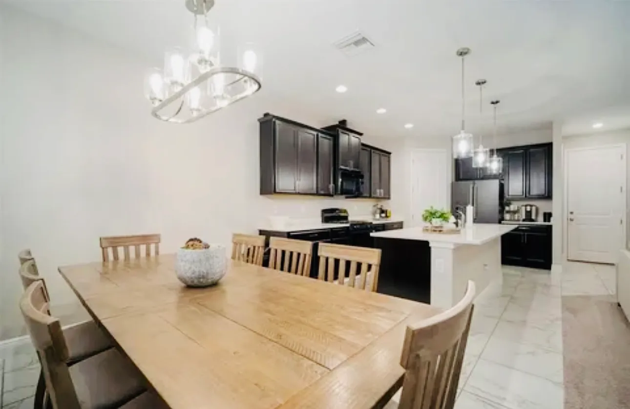 4 bed, 3.5 bath, 2935 sqft, $3,500 — Photo 3