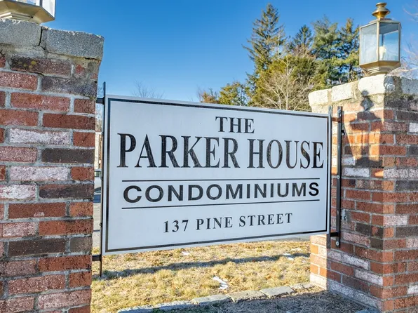 137 Pine St APT 14, Lowell, MA 01851