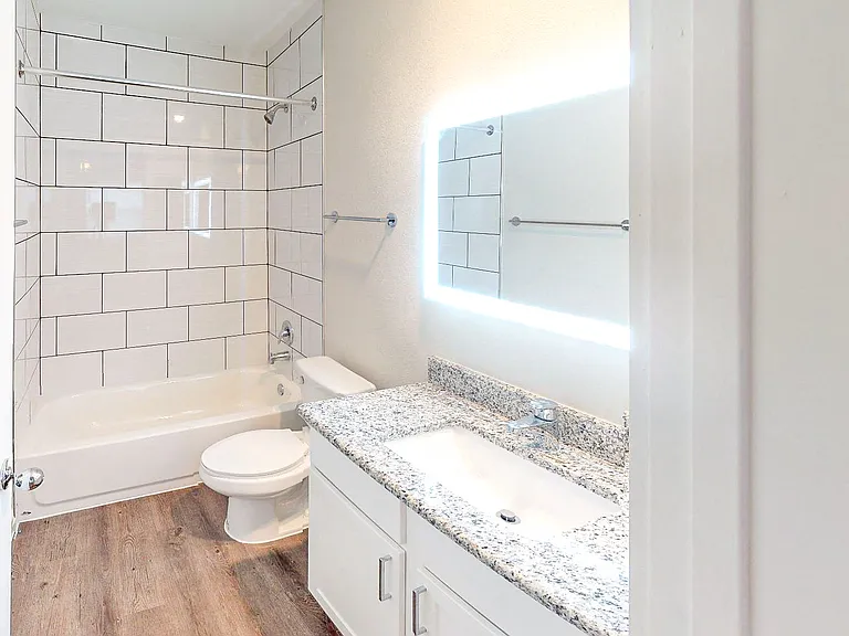 Mosswood Apartments — Photo 63