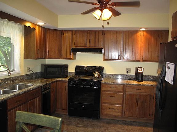 2nd image of 2 Marlyn Dr