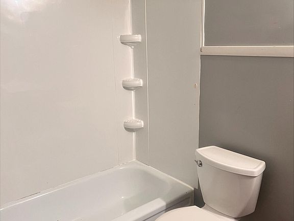4th image of 2114 Carvin St NE