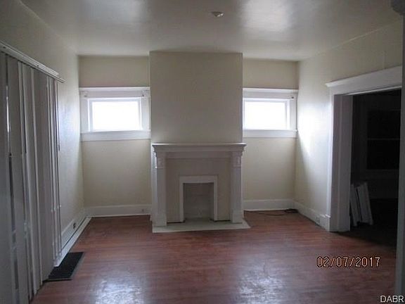 3rd image of 1323 Superior Ave