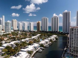 393 Poinciana Dr #1224, North Miami Beach, FL 33160