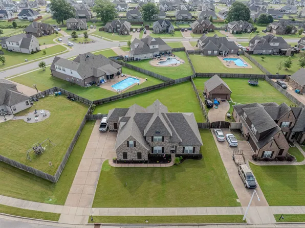 6440 Cambramill Dr, Lakeland, TN 38002