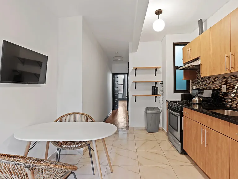 2028 2nd Ave #4N — Photo 4