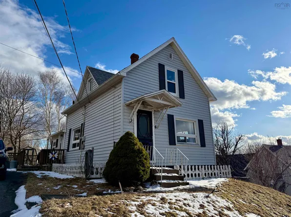 6 Chestnut St, Trenton, NS B0K 1X0
