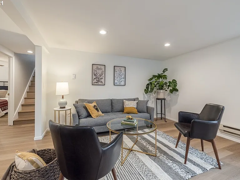 6641 E Burnside St #B — Photo 9