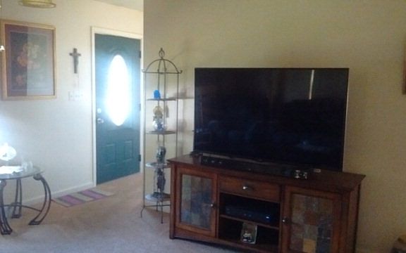 4th image of 3843 Lovell Dr