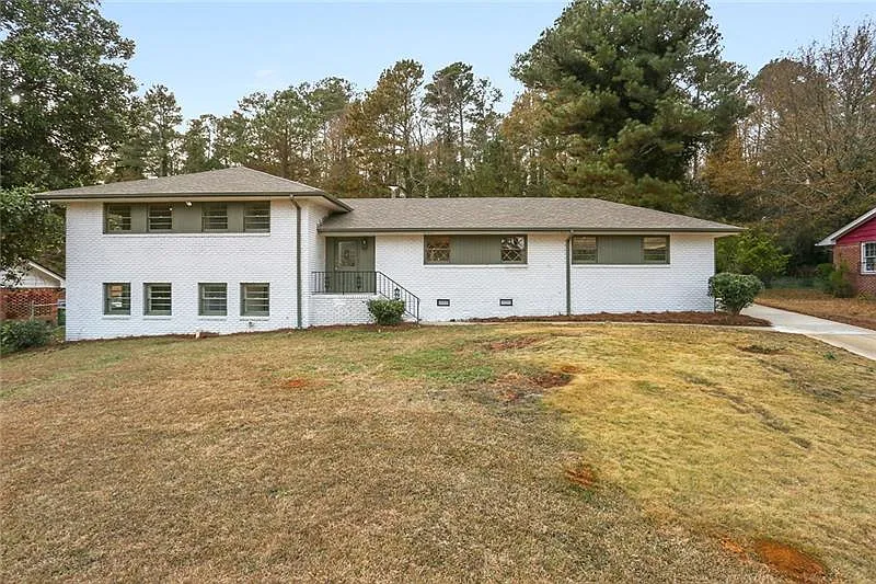 1769 Laurens Dr SW photo 1