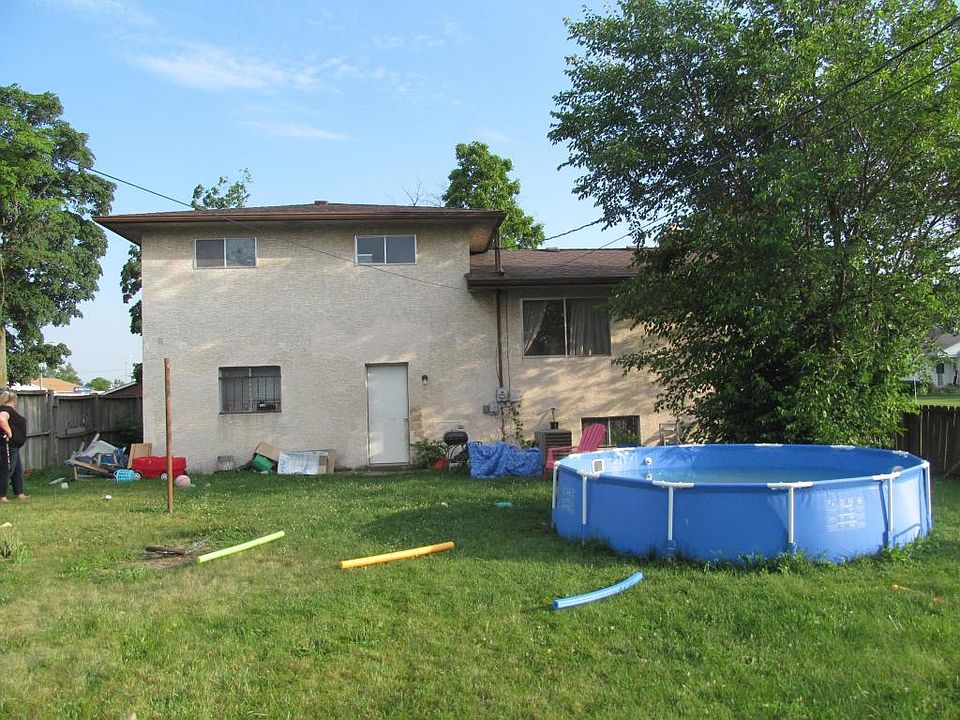 2nd image of 3538 Alberta St