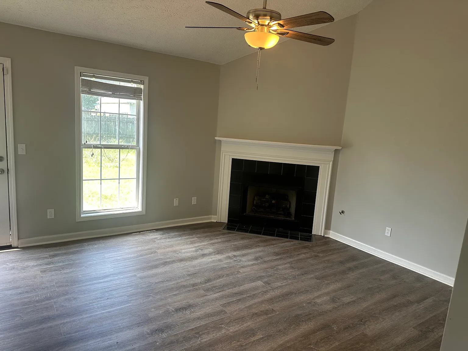 42 Amberwood Cv — Photo 4