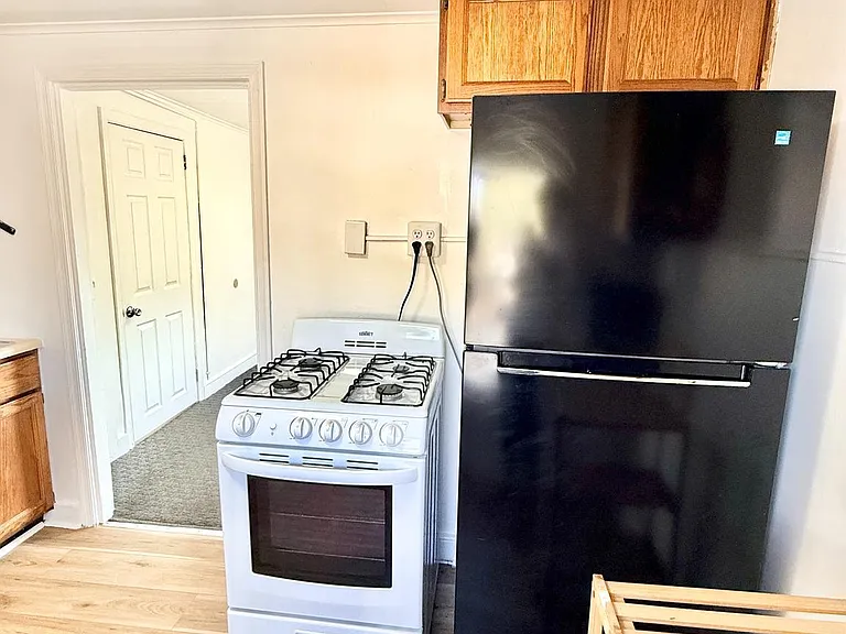 255 Beech St — Photo 3