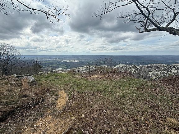 3rd image of 17 Scenic Hwy