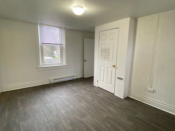 5th image of 324 E Front St #5