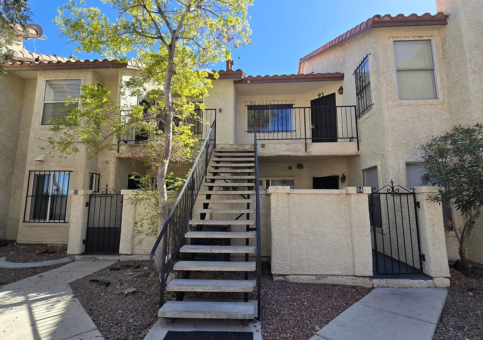 Cute 1 bedroom & 1 bath unit — Photo 1