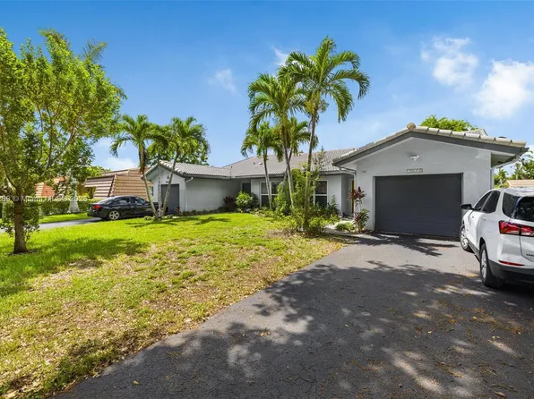 10650 NW 45th St, Coral Springs, FL 33065