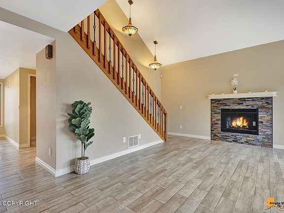 4th image of 8421 Fox Lair Cir