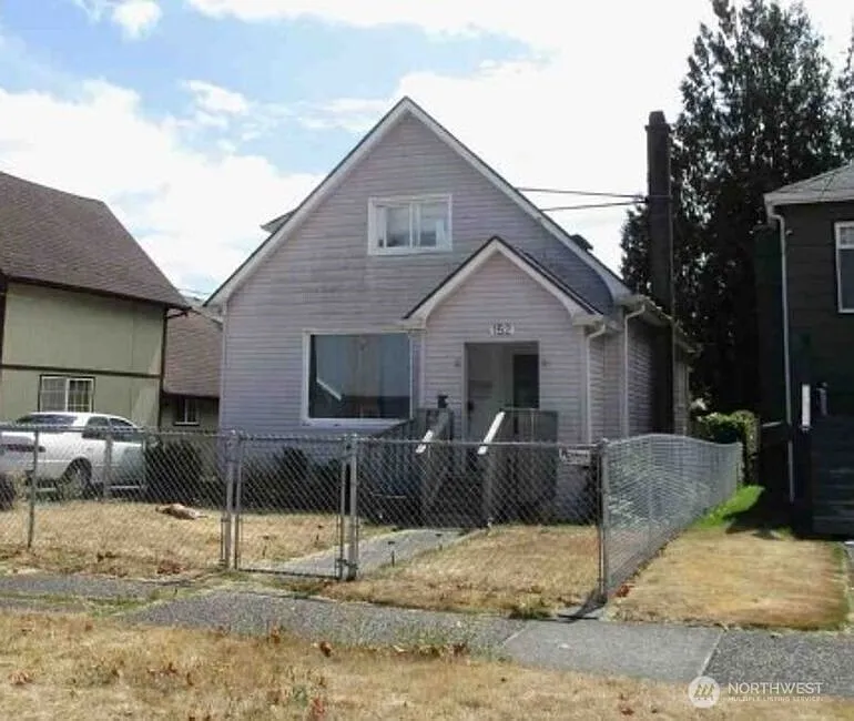152 Karr Ave photo 1