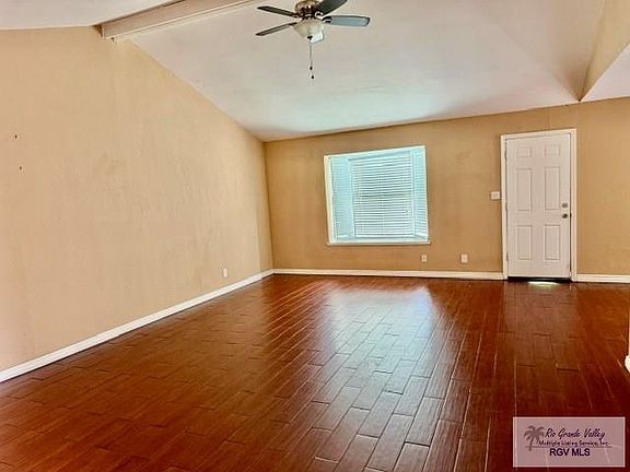 2nd image of 3048 S Buckingham Ct