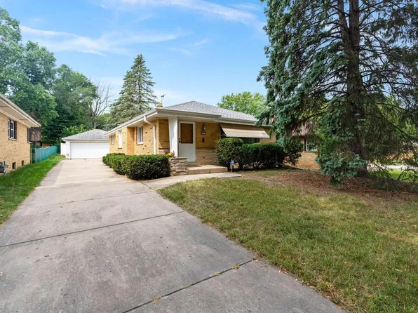 4081 North 97th STREET, Wauwatosa, WI 53222