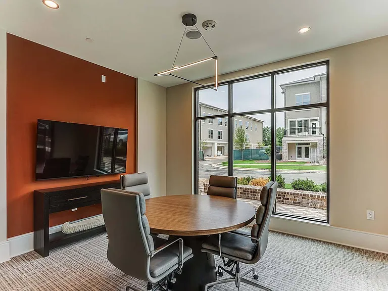 The Heights at Ridgewalk Townhomes & Apartments — Photo 10