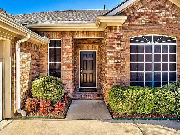 4th image of 5054 Golfside Dr