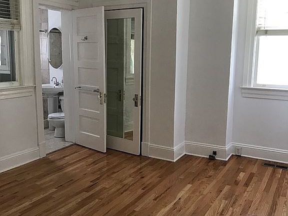 2nd image of 1055 Cambridge Cres APT 2