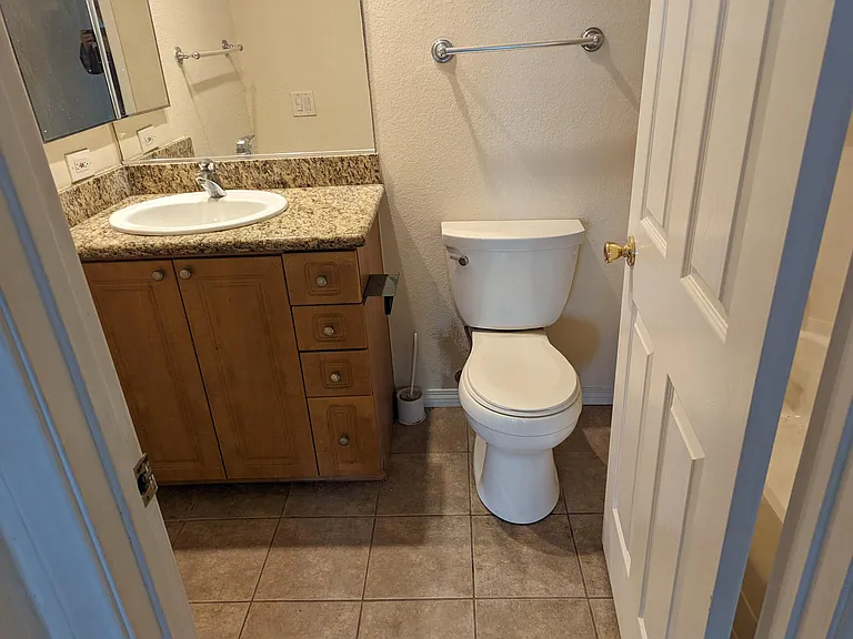 240 W Lincoln Ave W #6 — Photo 5