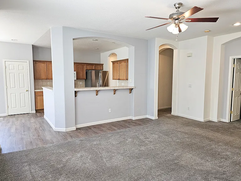 1870 Cliffhanger Dr — Photo 6