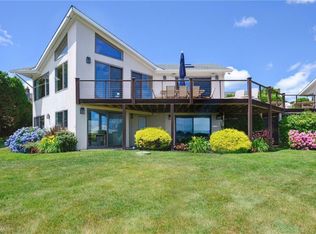 12 Gardiner St, Narragansett, RI 02882