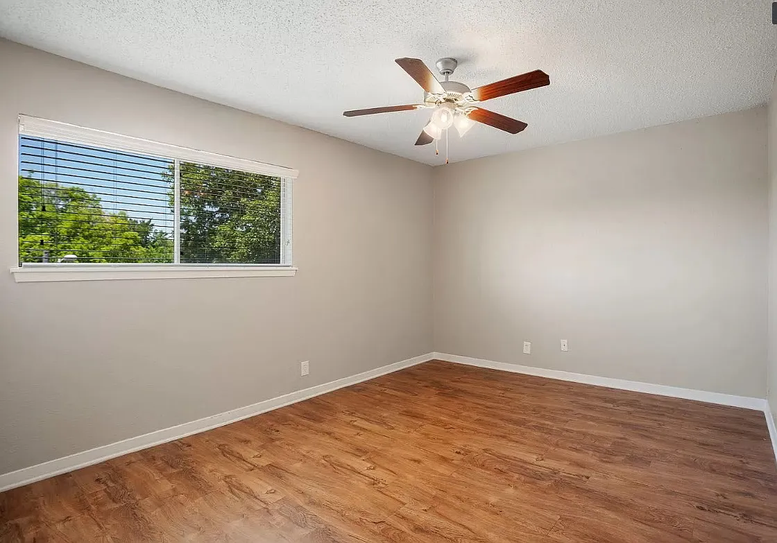 2 bed, 900 sqft, $1,699 — Photo 4