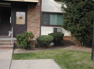 625 Cricket Ln, Woodbridge, NJ 07095
