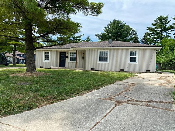 3rd image of 12 Lamplite Ct #12