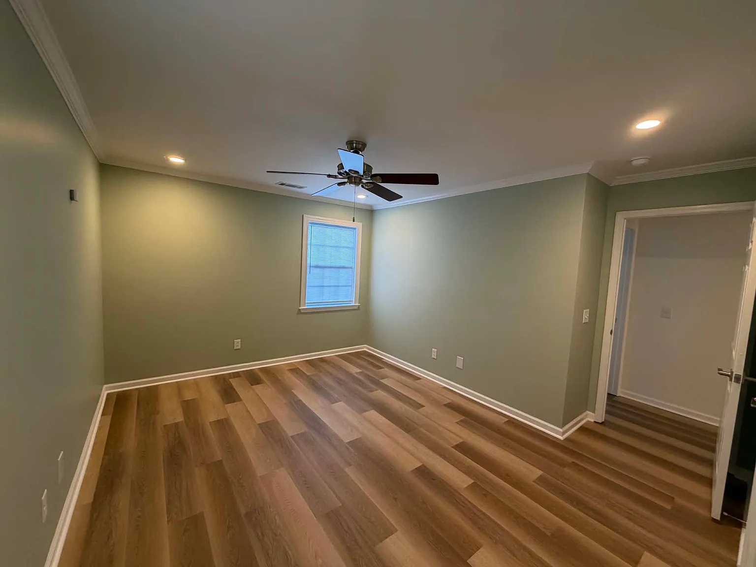 4 bed, 1779 sqft, $2,000 — Photo 2