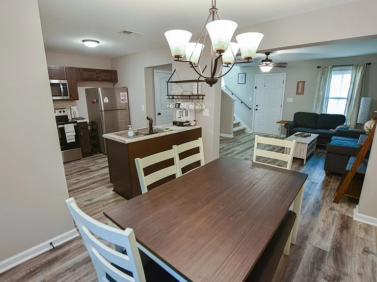 219 Smithson Ln — Photo 5