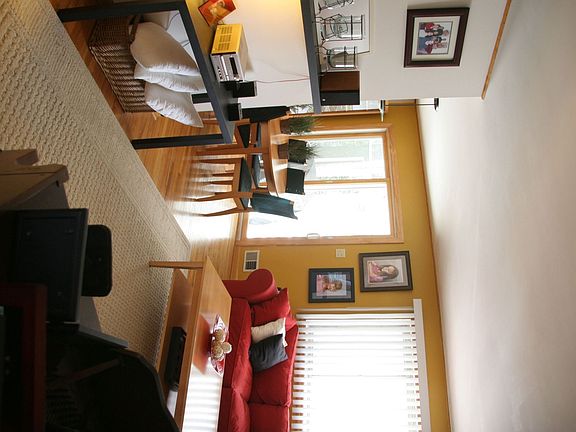 living room/dining room