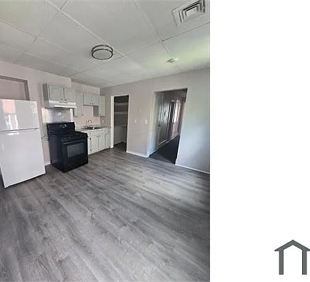 2 bed, 850 sqft, $2,400 — Photo 1