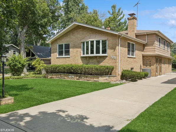 125 Barrypoint Rd, Riverside, IL 60546